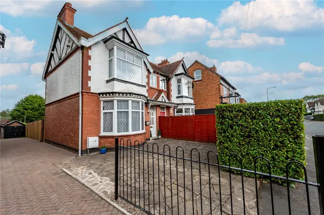 Birchfield Road, Headless Cross, Redditch, Worcestershire, B97 4NA, photo 1