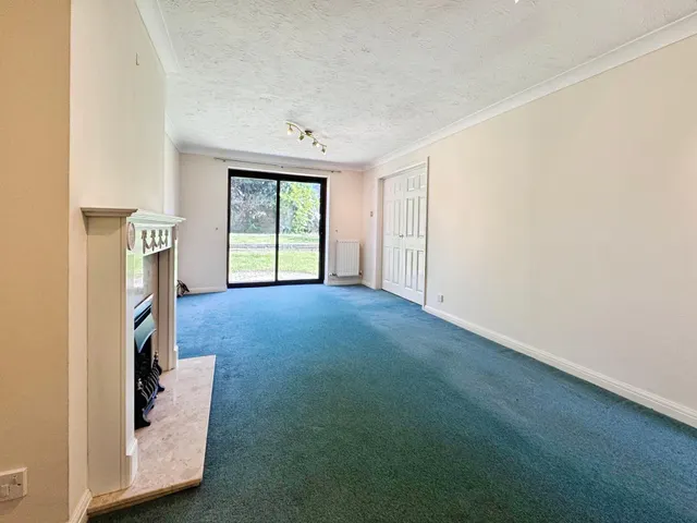 Bowscale Close, Gamston, NG2, photo 2