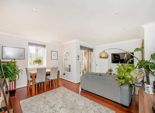 Lady Booth Road, Kingston Upon Thames, KT1, photo 2