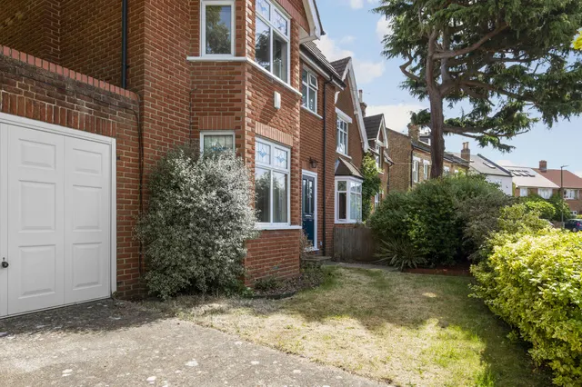 Amity Grove, West Wimbledon, SW20, photo 2