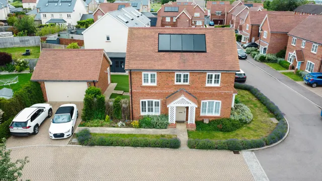 Walnut Tree Way, Shefford, SG17, photo 1