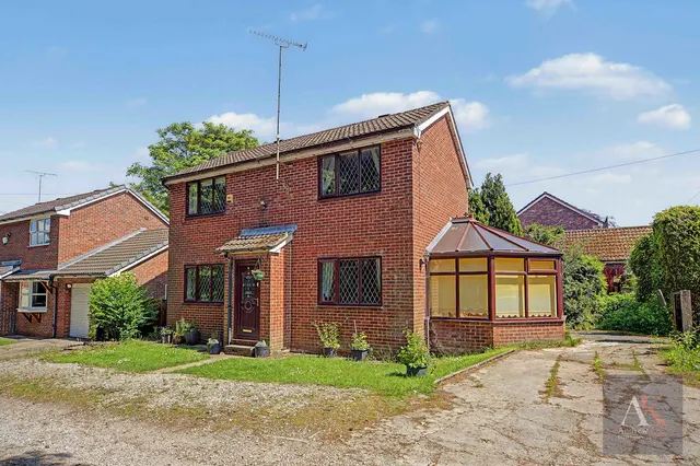 Springfield Lane, Rochdale OL16 2RS, photo 1