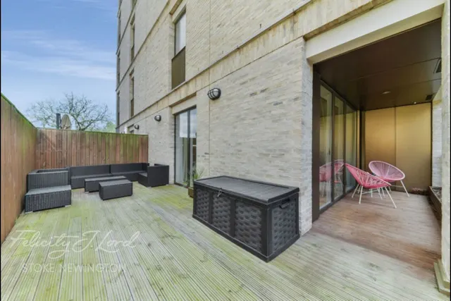 Kimpton Court, London, N4, photo 3