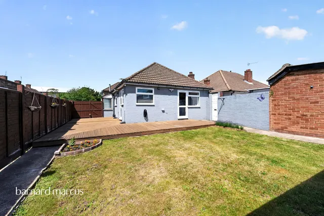Bedfont Close, Feltham, TW14, photo 2