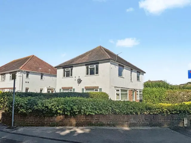 Longbarrow Close, Queens Park, BH8, photo 2
