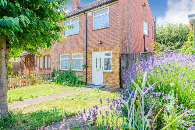 Belmont Avenue, Wickford, SS12, photo 1