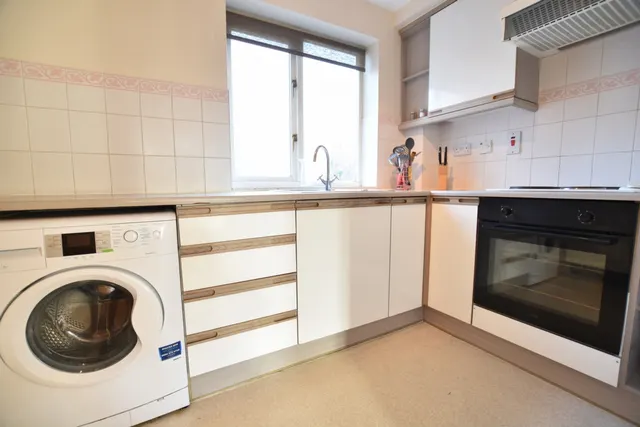 Photo 3 — Lee Road, Blackheath, SE3 9DG