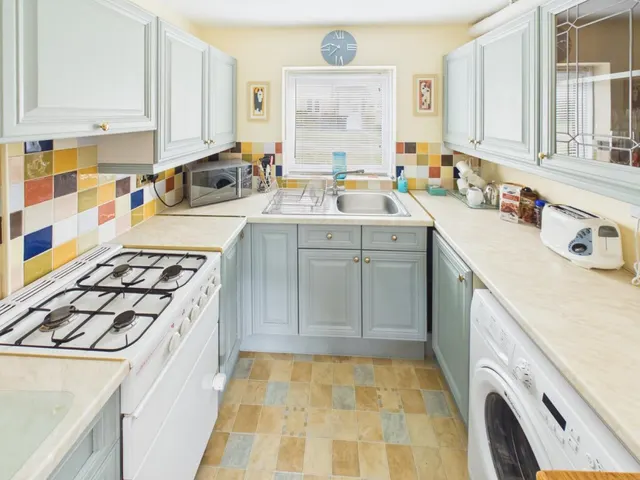 Arnolds Way, Cirencester, GL7, photo 2