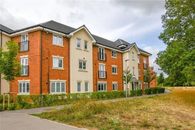 Harvest Path, Finchwood Park, Wokingham, Berkshire, RG40, photo 1