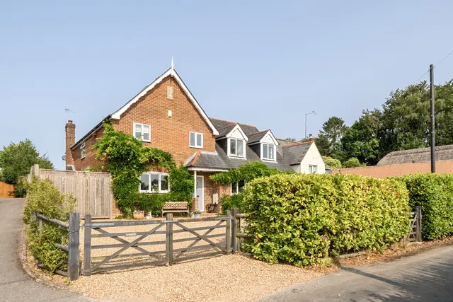 Dummer Down Lane, Dummer, RG25, photo 1