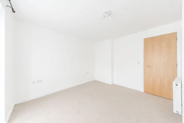 2 Chandos Parade, Buckingham Road, Edgware, photo 1