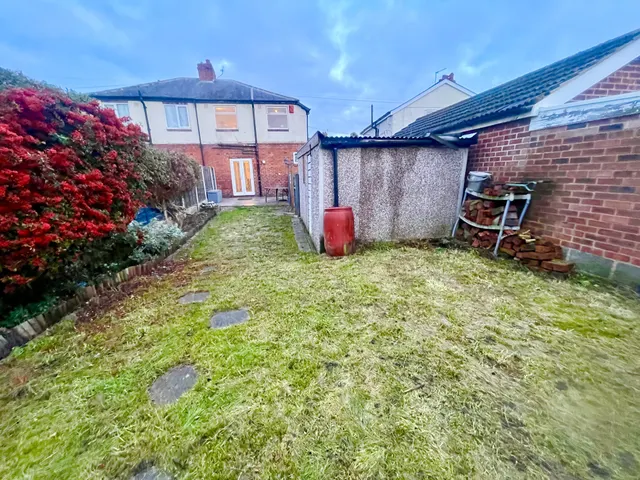 Park Avenue, Wakefield, WF3, photo 3