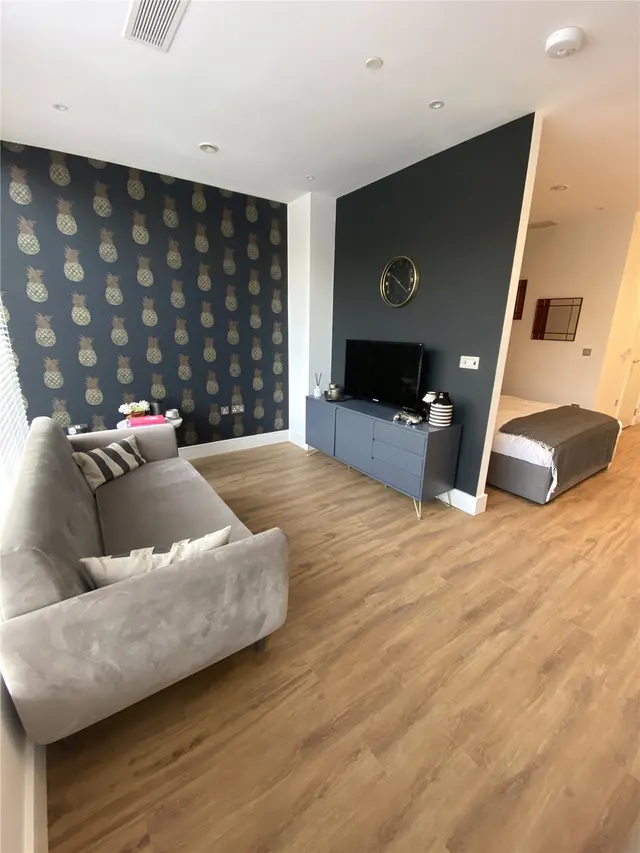 West Gate, Ealing, W5, photo 2