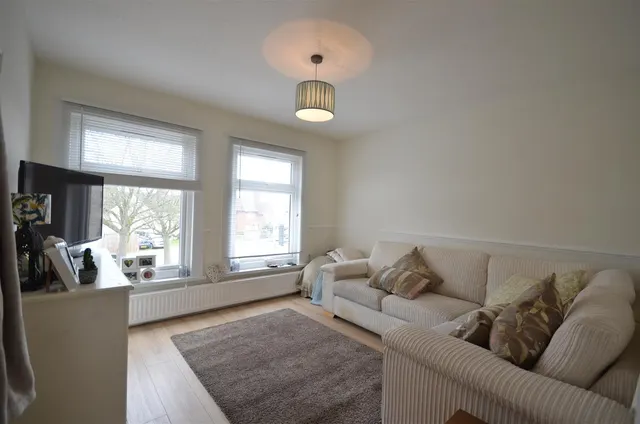 Leavesden Road, Watford, photo 1