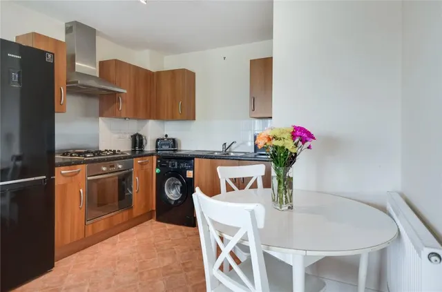 Daimler Drive, Dunstable, LU6, photo 2