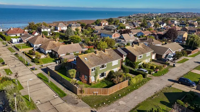 Sunray Avenue, Whitstable, photo 1