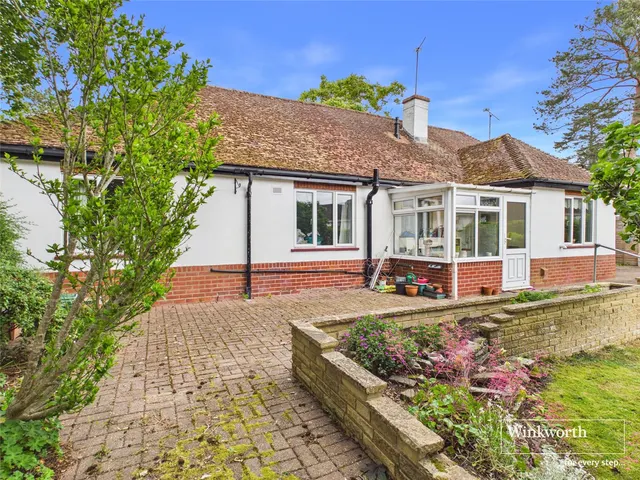 Photo 3 — Cockney Hill, Tilehurst, Reading, Berkshire, RG30
