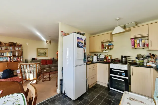 Photo 3 — Queen Mary Rise, Parklands