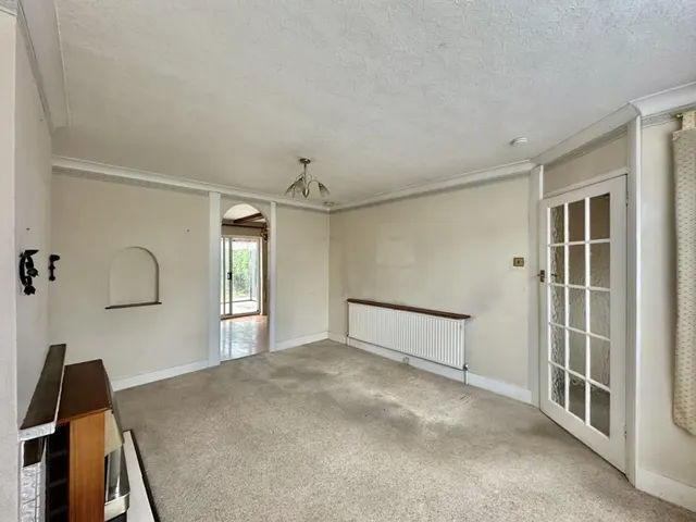 Cherry Grove, Uxbridge, UB8, photo 2