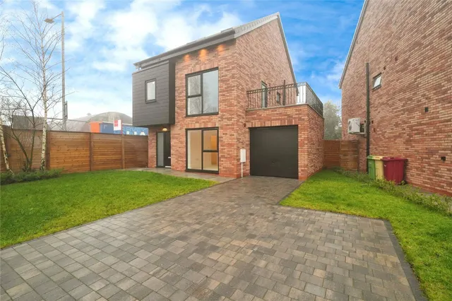 Old Hall Street, Kearsley, BL4, photo 3