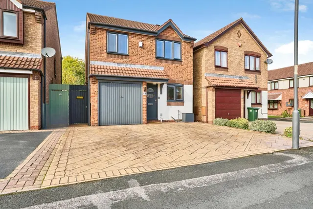 Colliery Drive, Walsall, WS3, photo 1