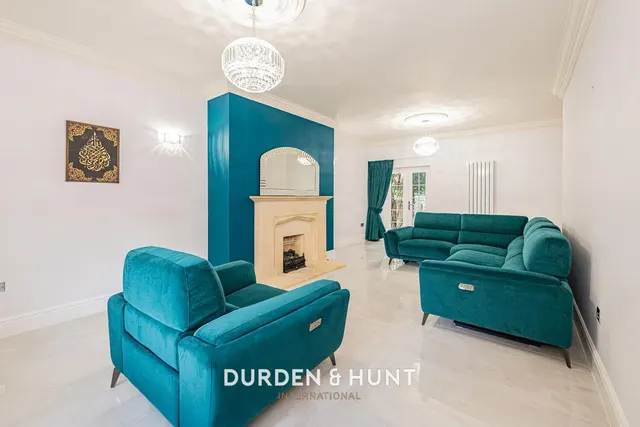 Regents Drive, Woodford Green, IG8, photo 2