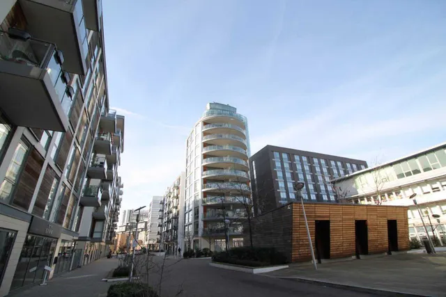 1 bedroom flat — Burgoyne House, Brentford, TW8 0GB
