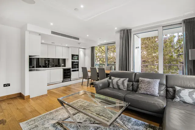 Horseferry Road, London, SW1P, photo 1