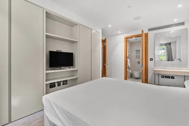 Horseferry Road, London, SW1P, photo 3