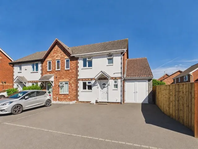 Stocken Close, Hucclecote, photo 1