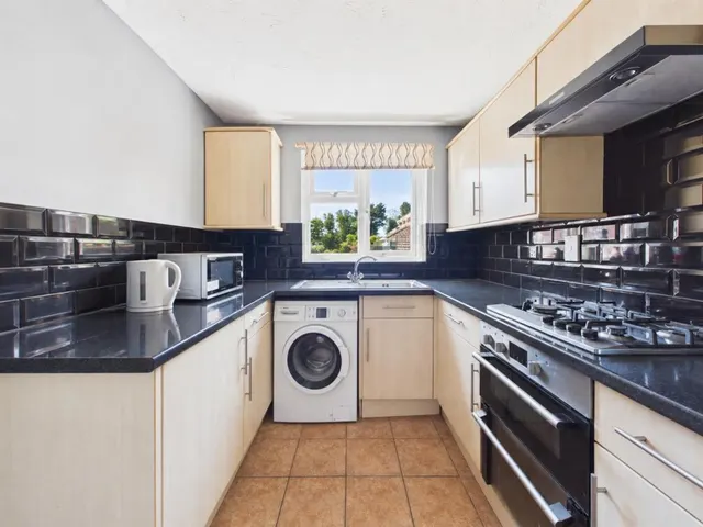 Stocken Close, Hucclecote, photo 2
