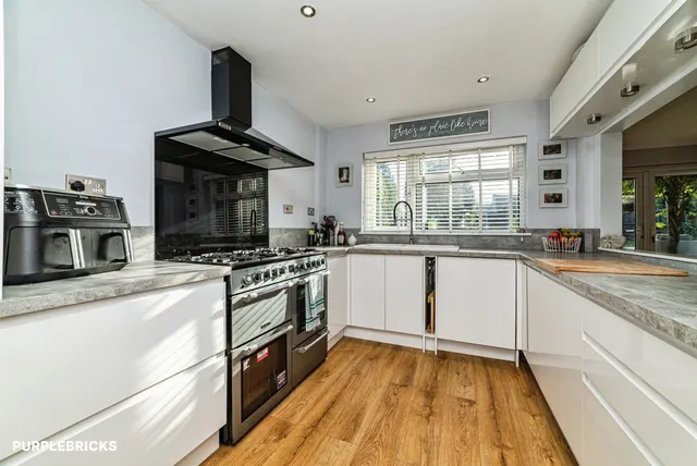Caesar Close, Basingstoke, RG23, photo 3