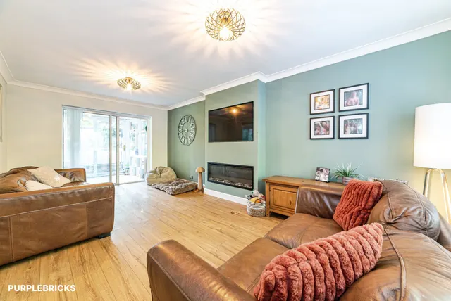 Caesar Close, Basingstoke, RG23, photo 1