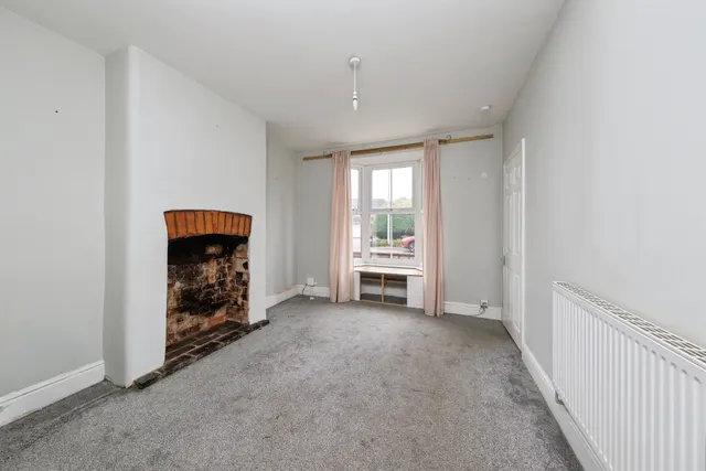 Wolverton Road, Newport Pagnell, MK16, photo 3
