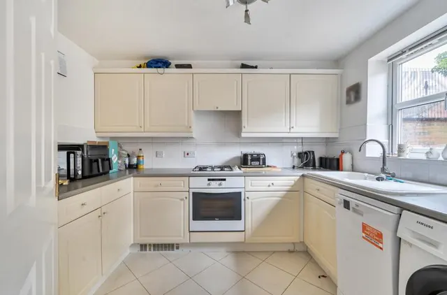 Whitehead Way, Aylesbury, HP21, photo 3
