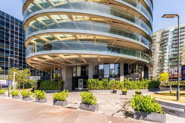 Arena Tower, Crossharbour Plaza, E14, photo 1