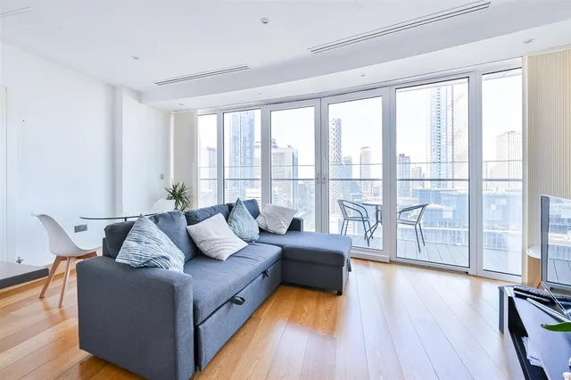 Arena Tower, Crossharbour Plaza, E14, photo 3