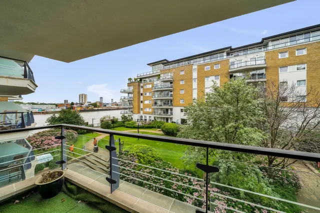 Anchor House, Riverside West, SW18, photo 2