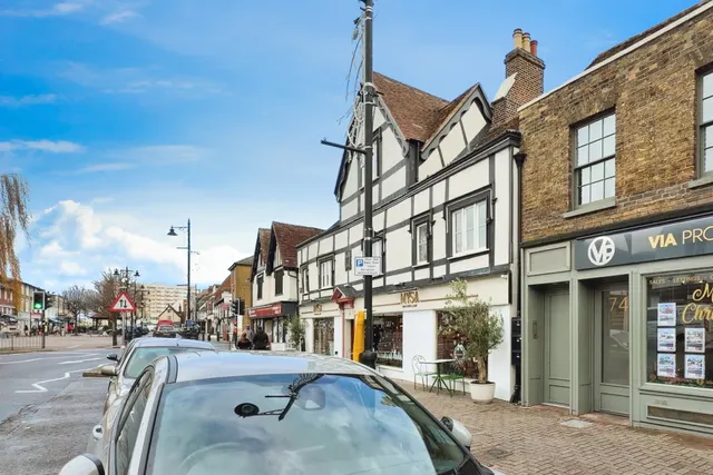 High Street, Hoddesdon, photo 1