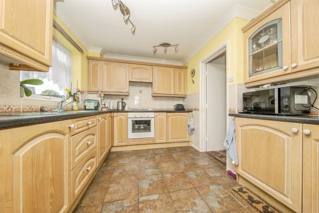 Chalfont Road, St Johns, CO4, photo 3