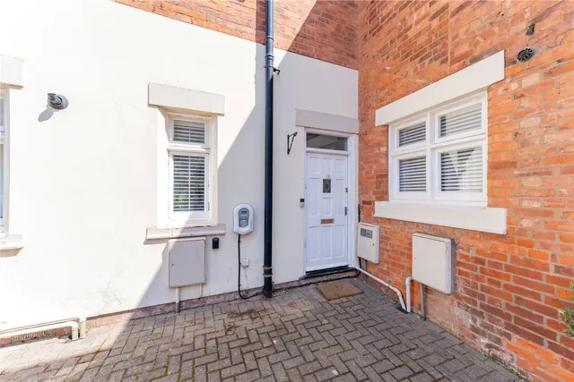 Squirhill Place, Russell Terrace, Leamington Spa, Warwickshire, CV31, photo 1