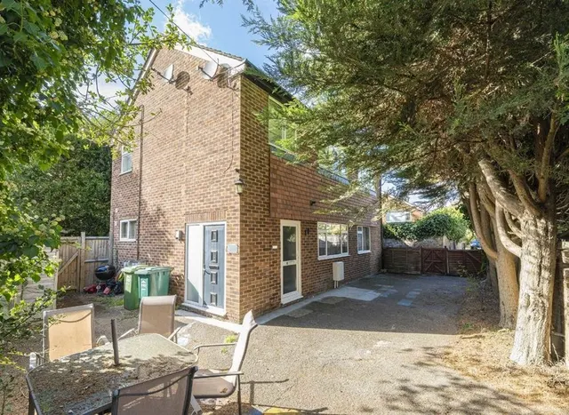 Thames Street, Sunbury-On-Thames, TW16, photo 1