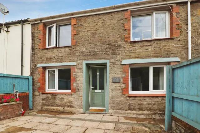 Hopkinstown Road, Pontypridd, photo 1