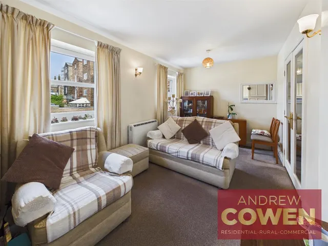 Photo 2 — Belvedere Place, Scarborough YO11 2QX