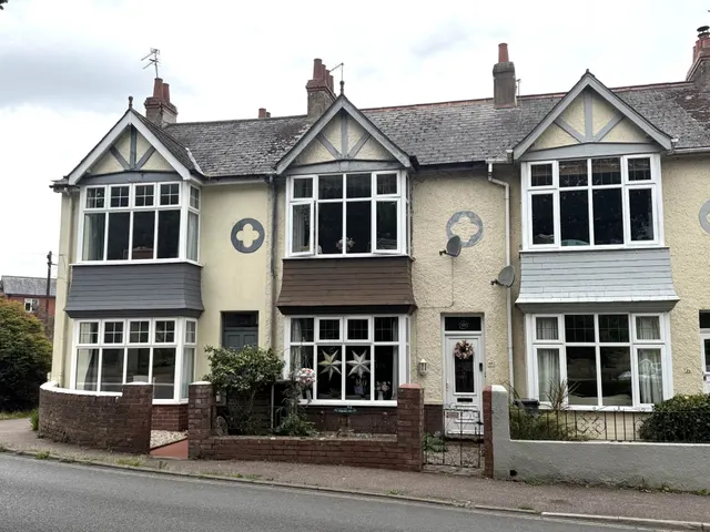 4 bedroom house — Withycombe Road, Exmouth, EX8 1TQ