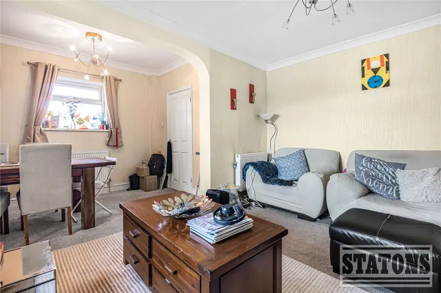 Photo 3 — Gregory Avenue, Potters Bar, Hertfordshire, EN6 5PX