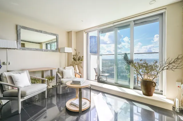 Photo 2 — Flat 2909, 3 Pan Peninsula Square, London