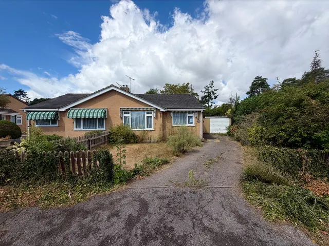 Oakhurst Close, West Moors, Ferndown, photo 1
