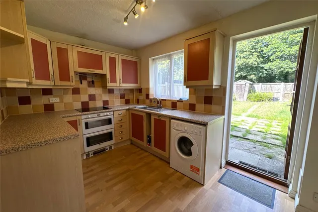 Photo 2 — Kingfisher Close, Farnborough, Hampshire, GU14 9QX