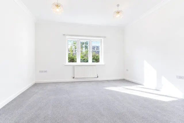 Grace Gardens, Fleet, GU51, photo 3